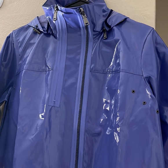 Elie Tahari Molly Light-Weight Rain Coat Size Small in Azure - Picture 2 of 9
